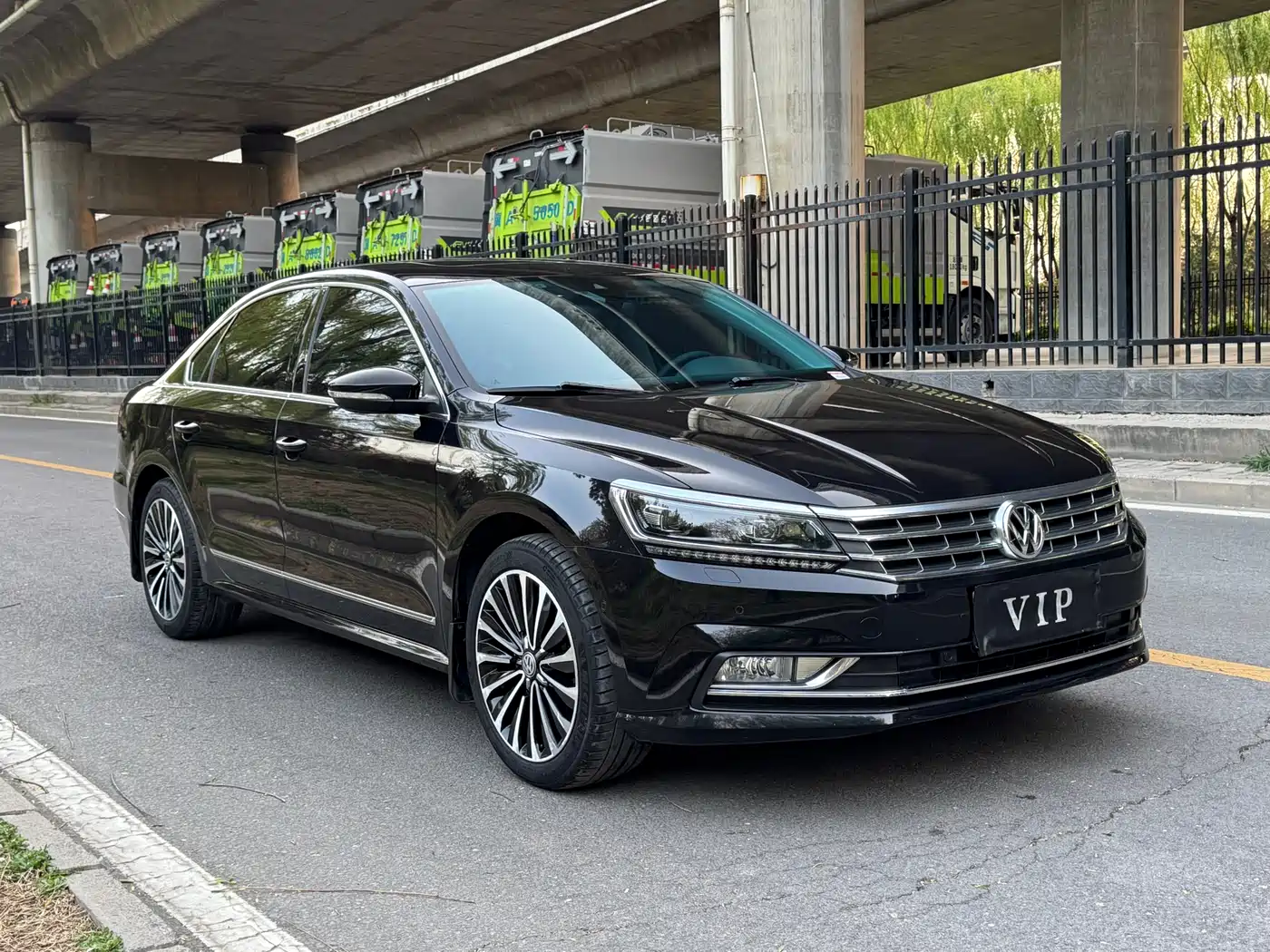 Volkswagen Passat 2016 380TSI DSG Premium Edition фото 3