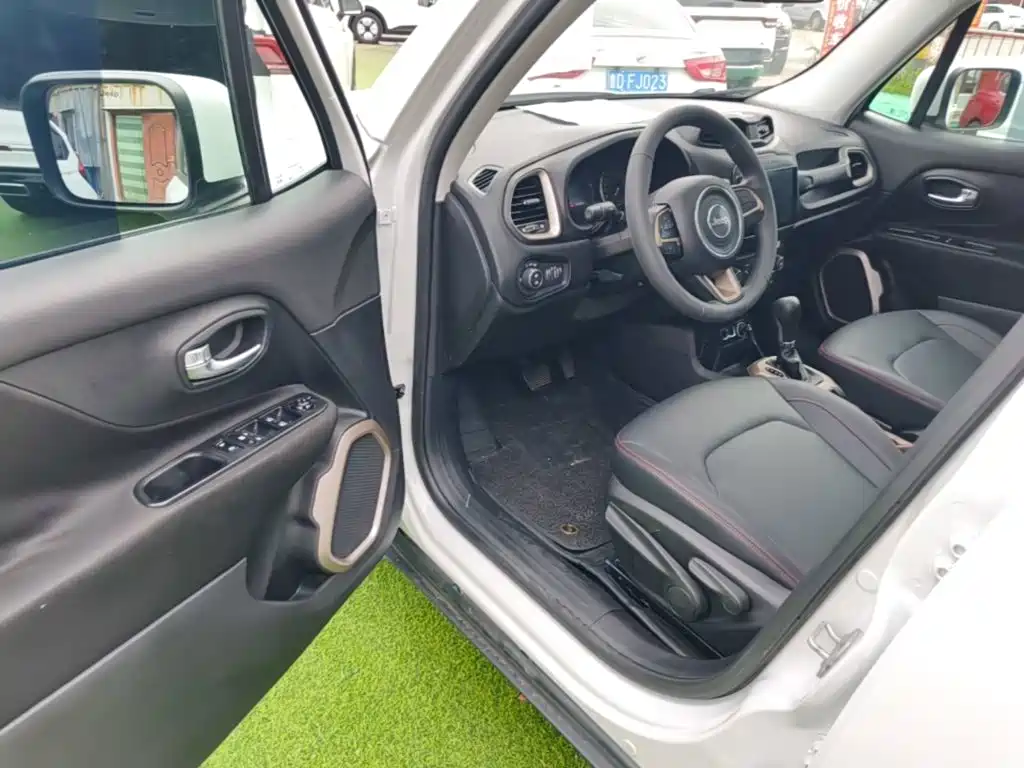 Jeep Renegade 2018 2018 Connected Large Screen Edition 180T Automatic High Energy