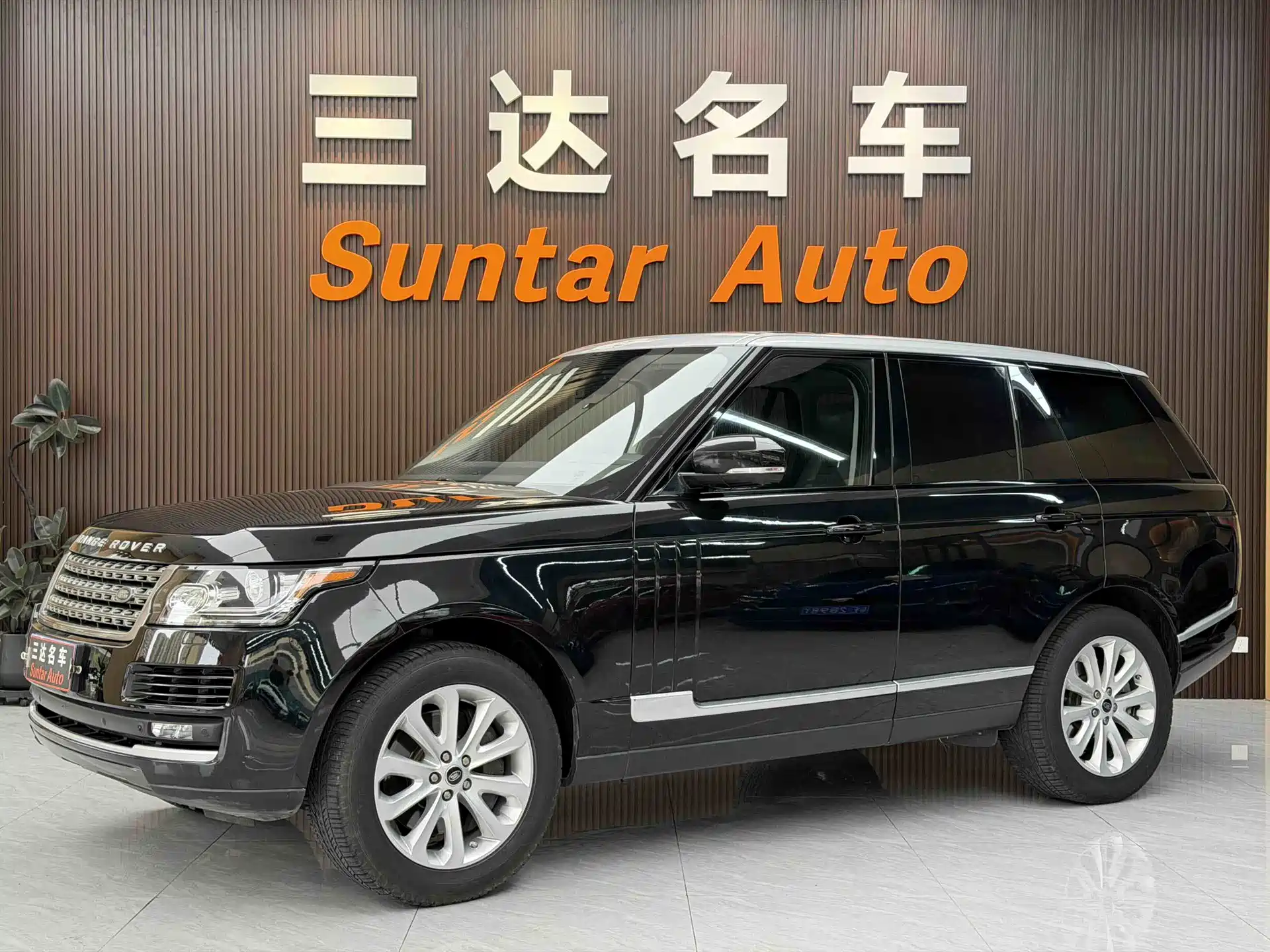 Фото 1 - Land Rover Range Rover
