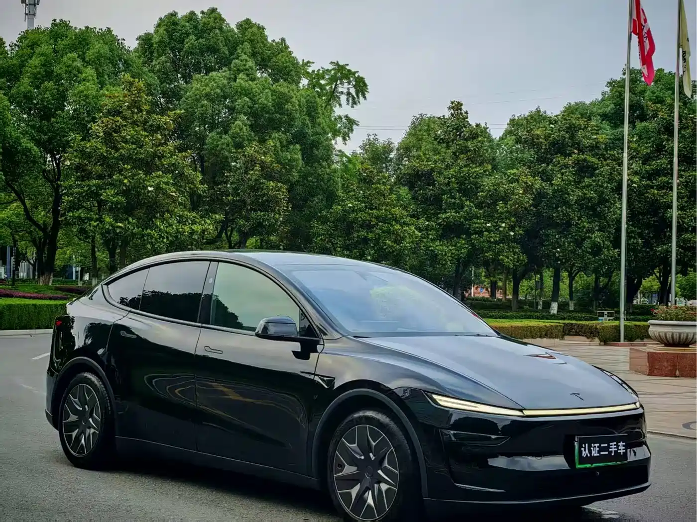 Tesla Model Y L 2025 Facelift Long Range AWD