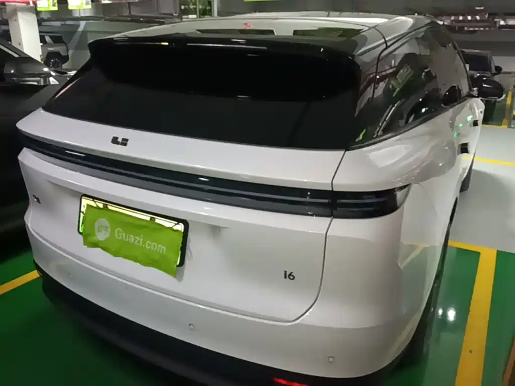 Li Auto i6 2026 2025 2WD Base Model