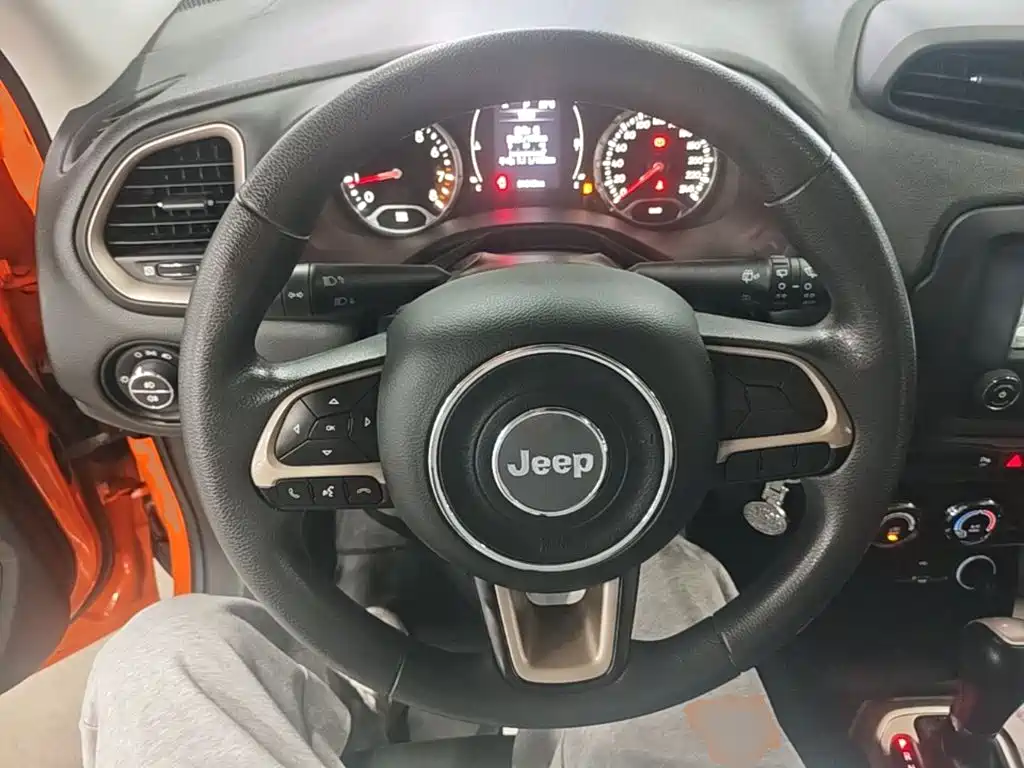 صورة 11 - Jeep Renegade