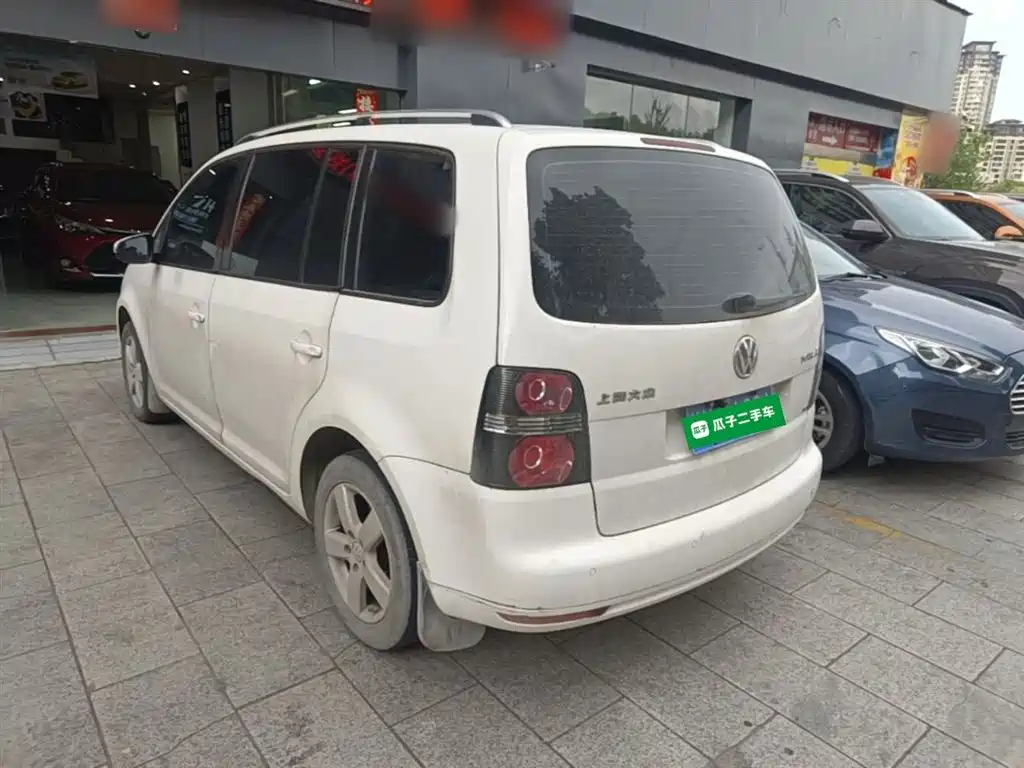 Volkswagen Touran 2013 1.4T Manual Trend 5-seater фото 5