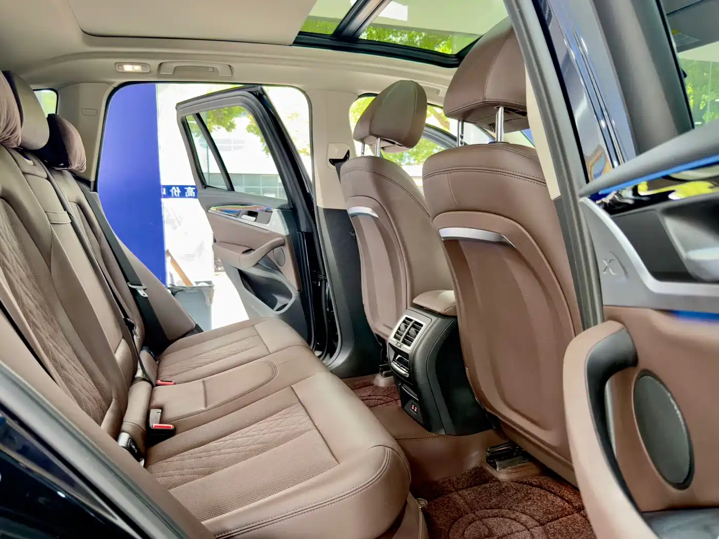 BMW iX3 2023 Leading Type фото 15