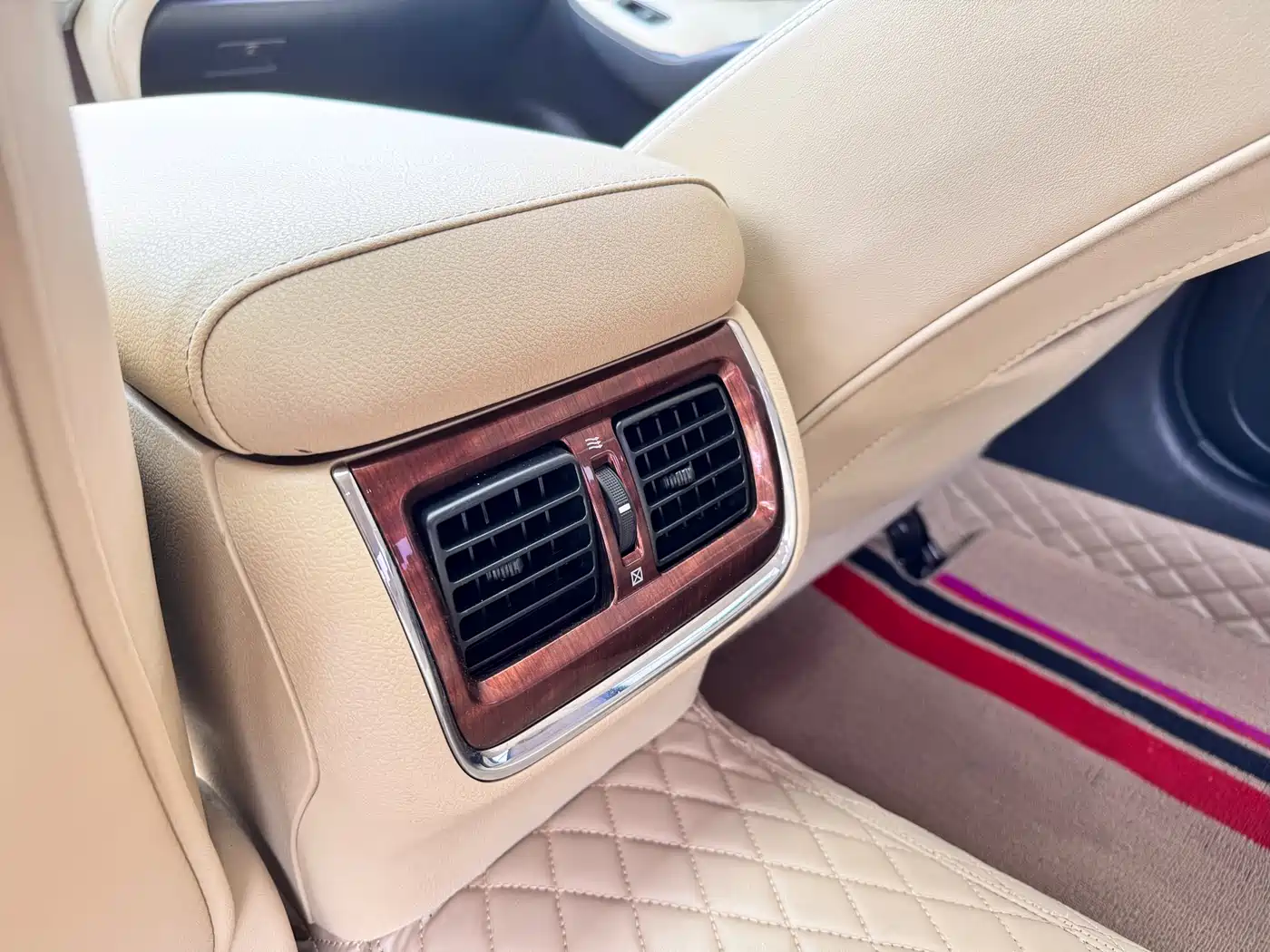 Toyota Crown 2018 2.0T Fashion Edition фото 17