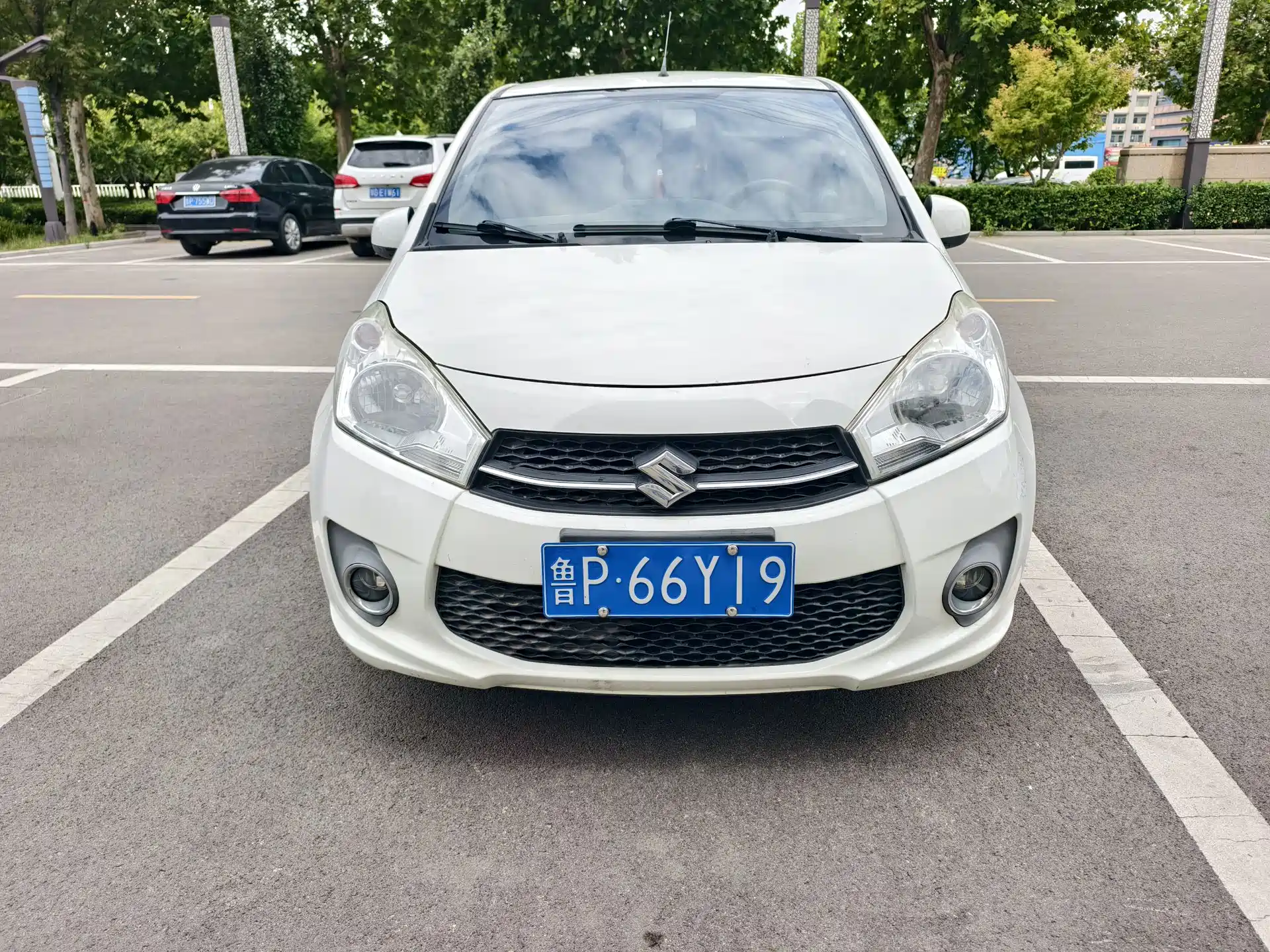 Photo 2 - Suzuki Alto