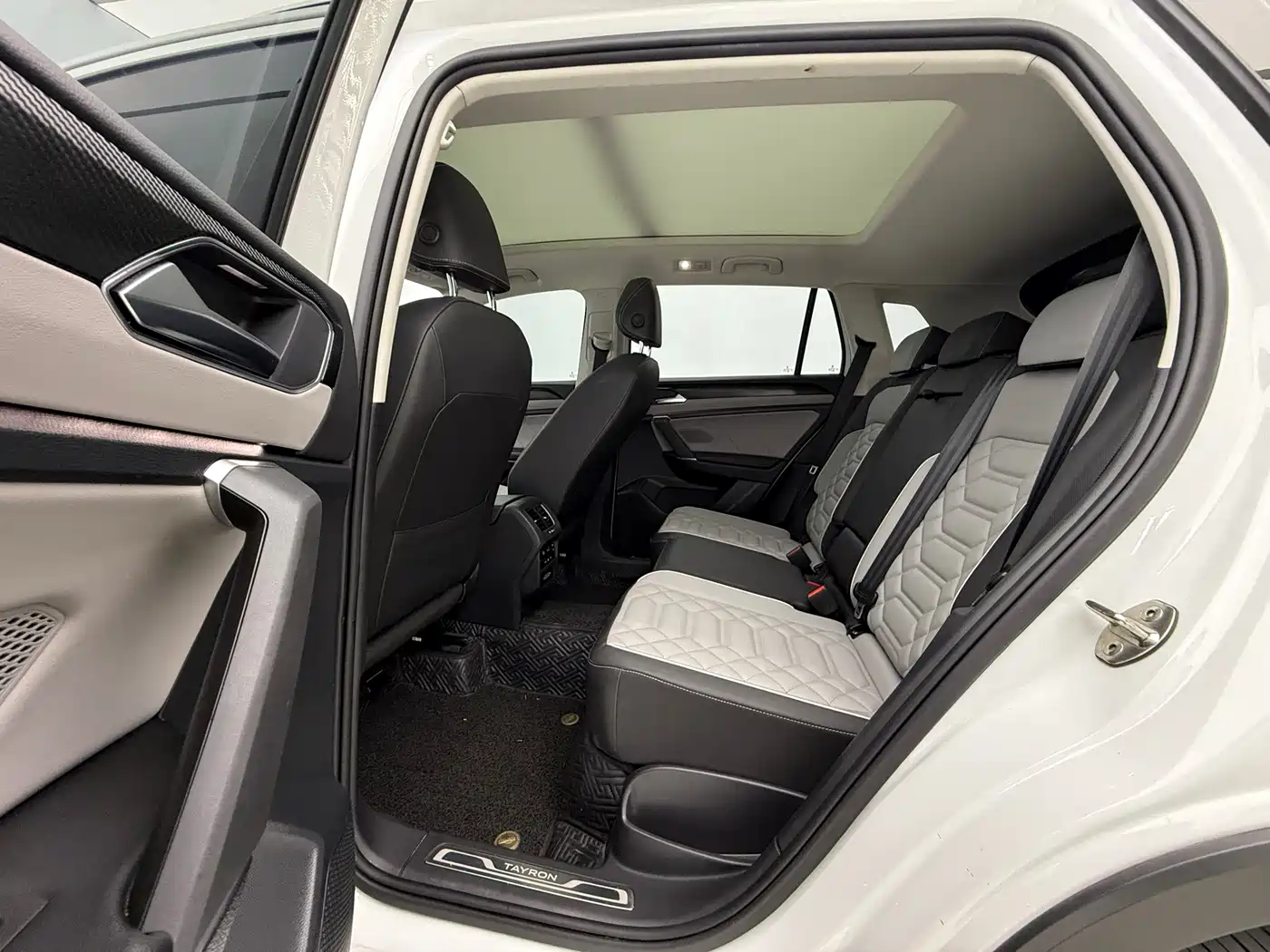 Volkswagen Tayron 2023 280TSI 2WD Luxury Plus Advanced Edition фото 10