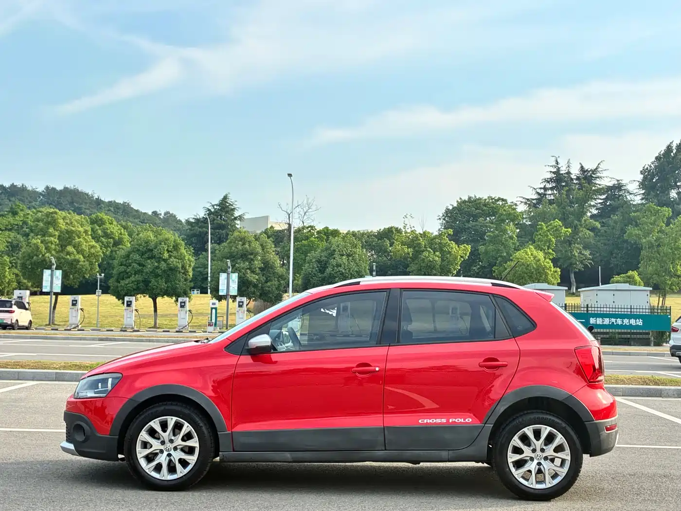Volkswagen Polo 2014 1.6L Cross Polo Automatic фото 7