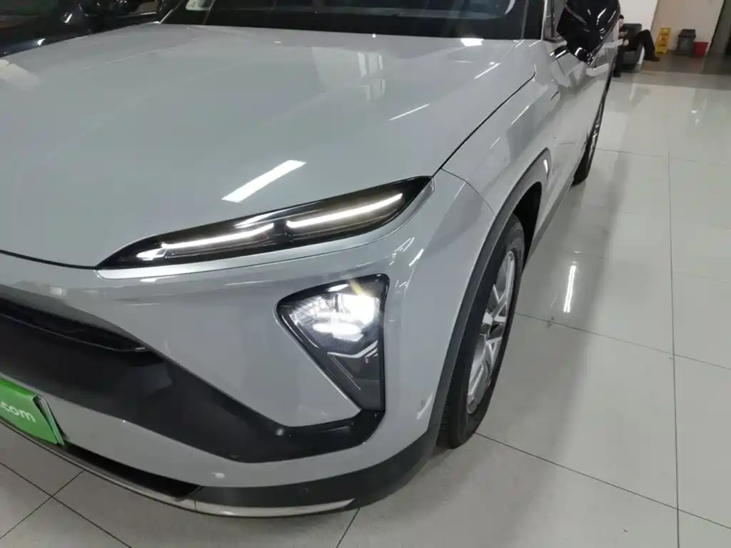 Фото 24 - NIO ES6
