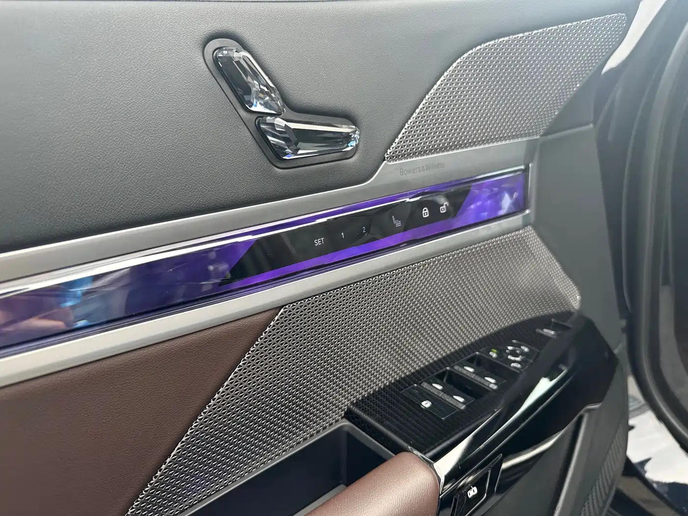 BMW 7 Series 2023 Model 735Li M Sport Package фото 14