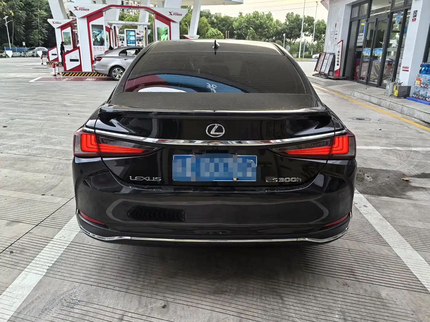 Фото 5 - Lexus ES