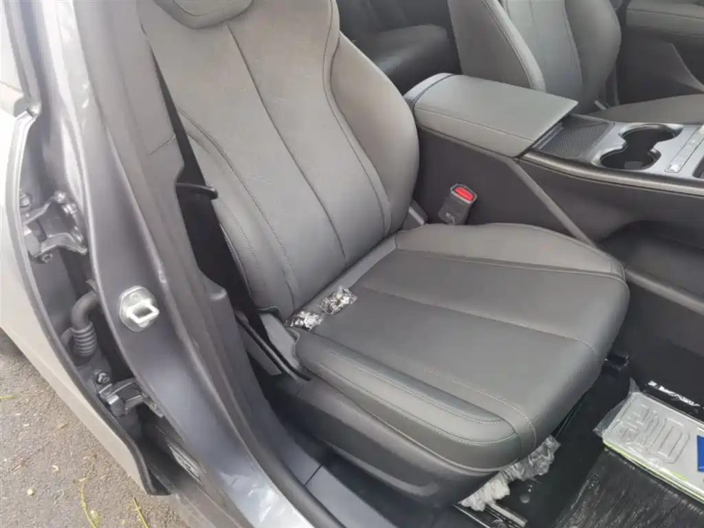 BYD Qin PLUS 2026 DM-i Smart Edition 128KM Progressive фото 25