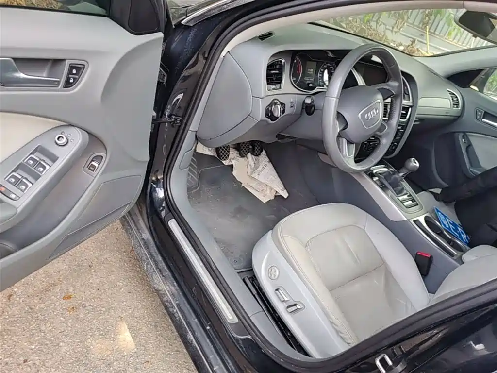Audi A4L 2013 30 TFSI Manual Comfort фото 16