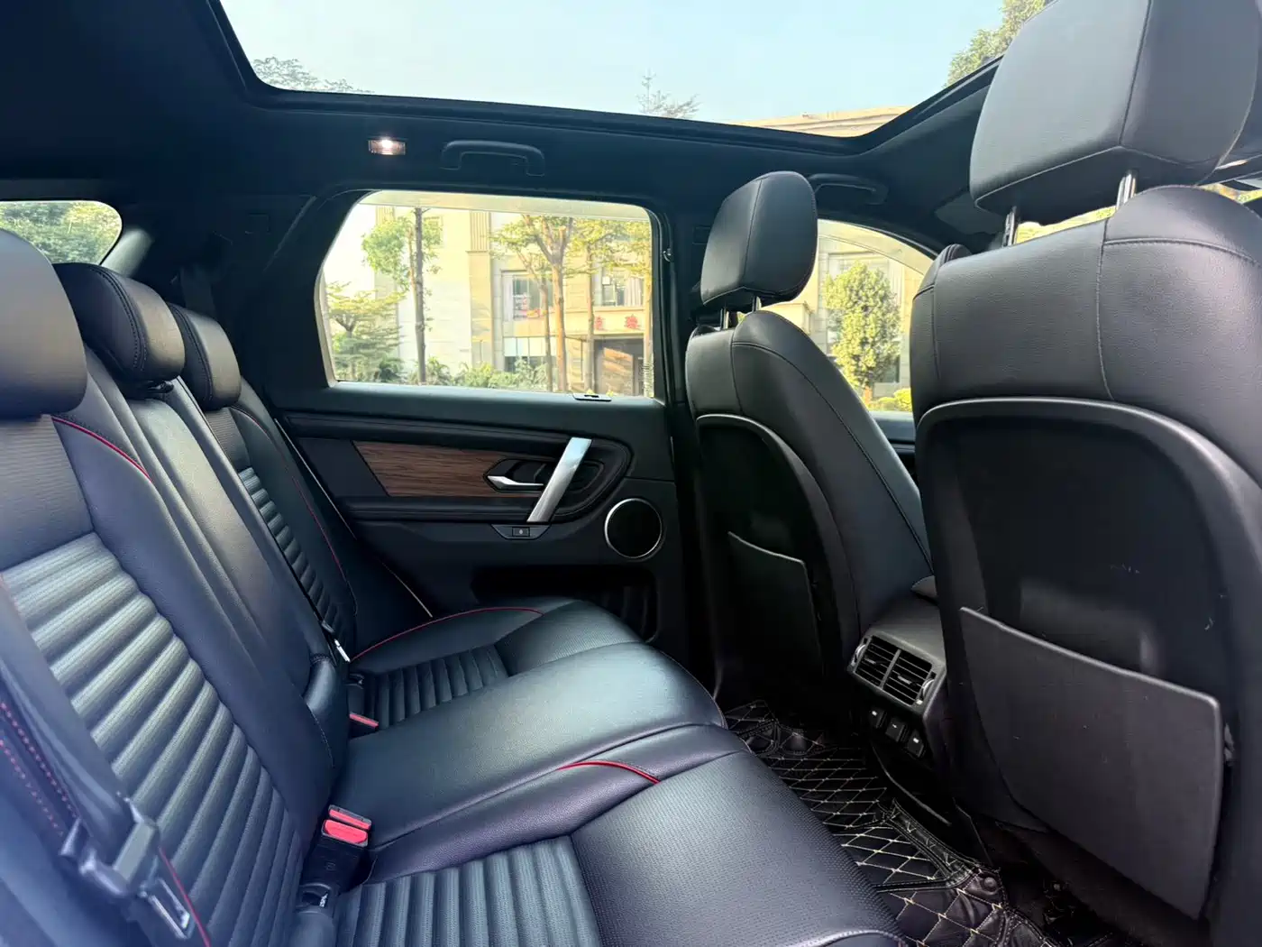 Фото 13 - Land Rover Discovery Sport