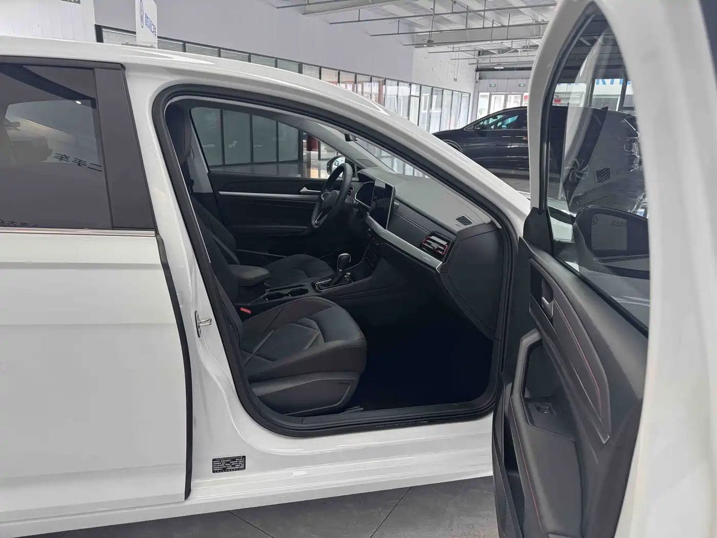 Volkswagen Lavida 2024 Model 300TSI DSG Starlight Leading Edition фото 7