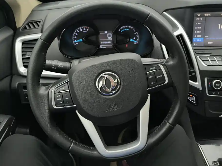 Dongfeng Aeolus Dongfeng Fengshen AX7 2015 2015 2.0L Automatic Smart Ease