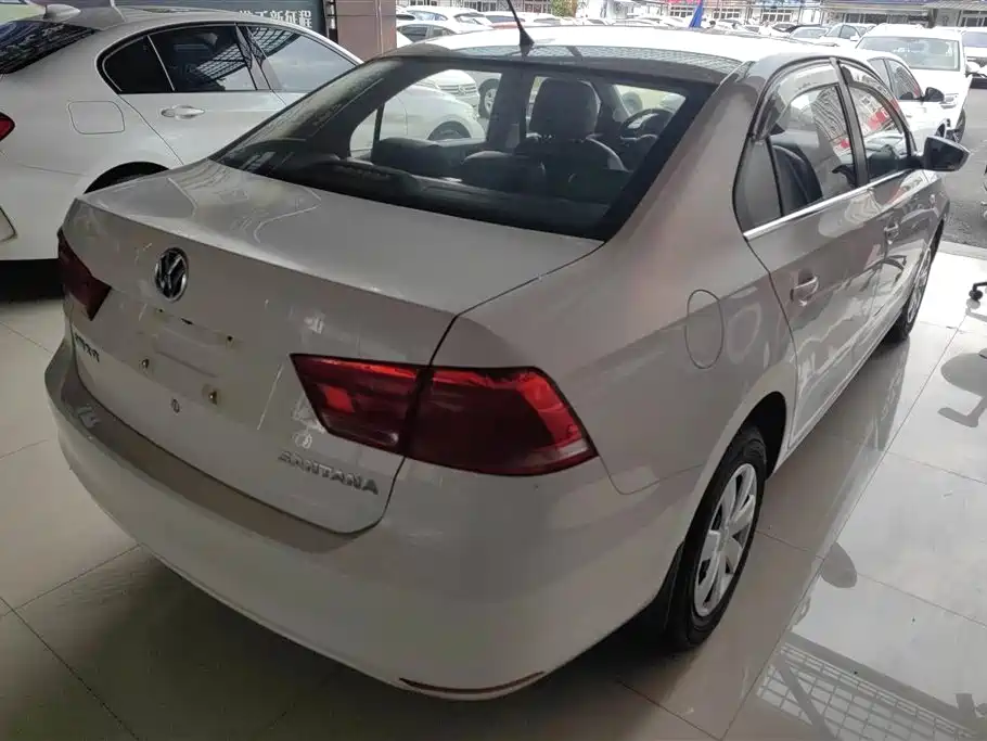 Volkswagen Santana 2015 1.4L Manual Trend Edition фото 3