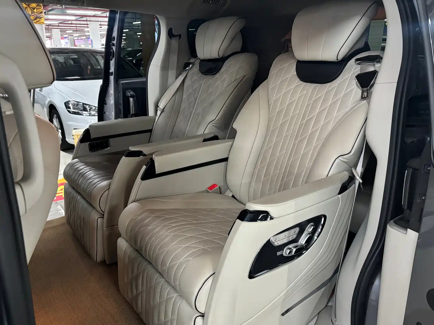 Buick GL8 2022 Land Business Class 652T Luxury фото 7