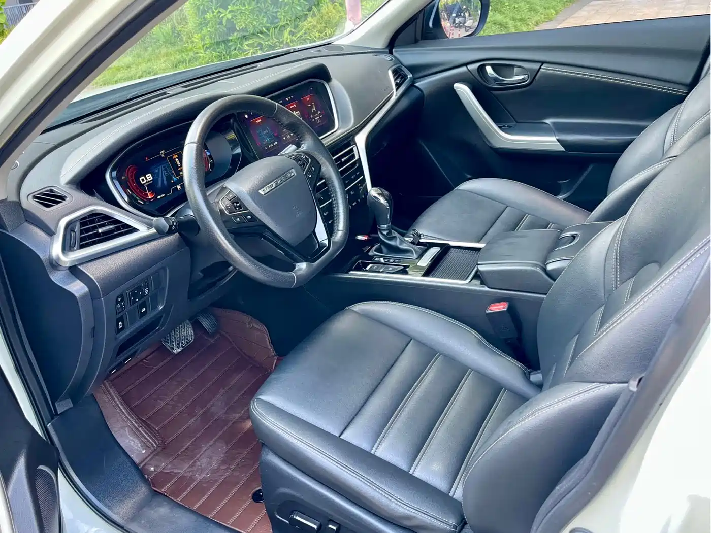 2021 Venucia T90