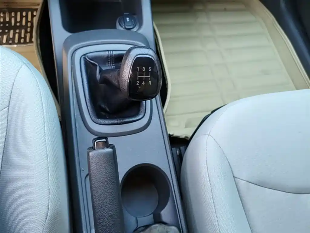 Chevrolet Sail 2015 Sail 3 1.3L Manual Cozy Edition фото 14