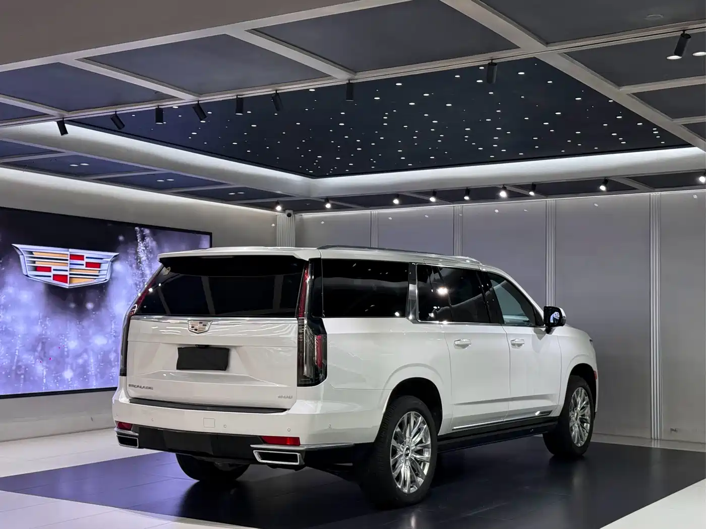 Cadillac Escalade 2022 2021 ESV Platinum Extended Version