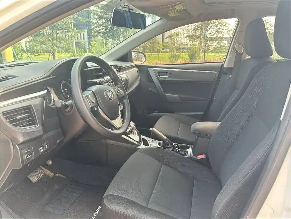 Toyota Levin 2016 Hybrid 1.8H GS E-CVT Elite Sunroof фото 6
