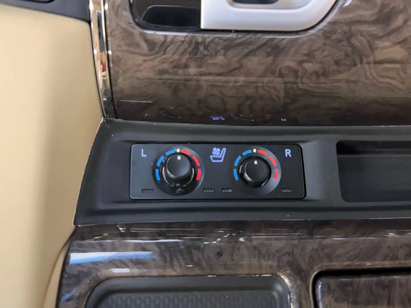 Toyota Vellfire 2021 2020 Twin Engine 2.5L HV Premium Edition