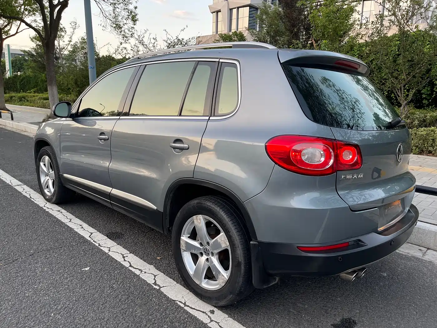 Volkswagen Tiguan 2010 2.0TSI Automatic 4WD Elite фото 4