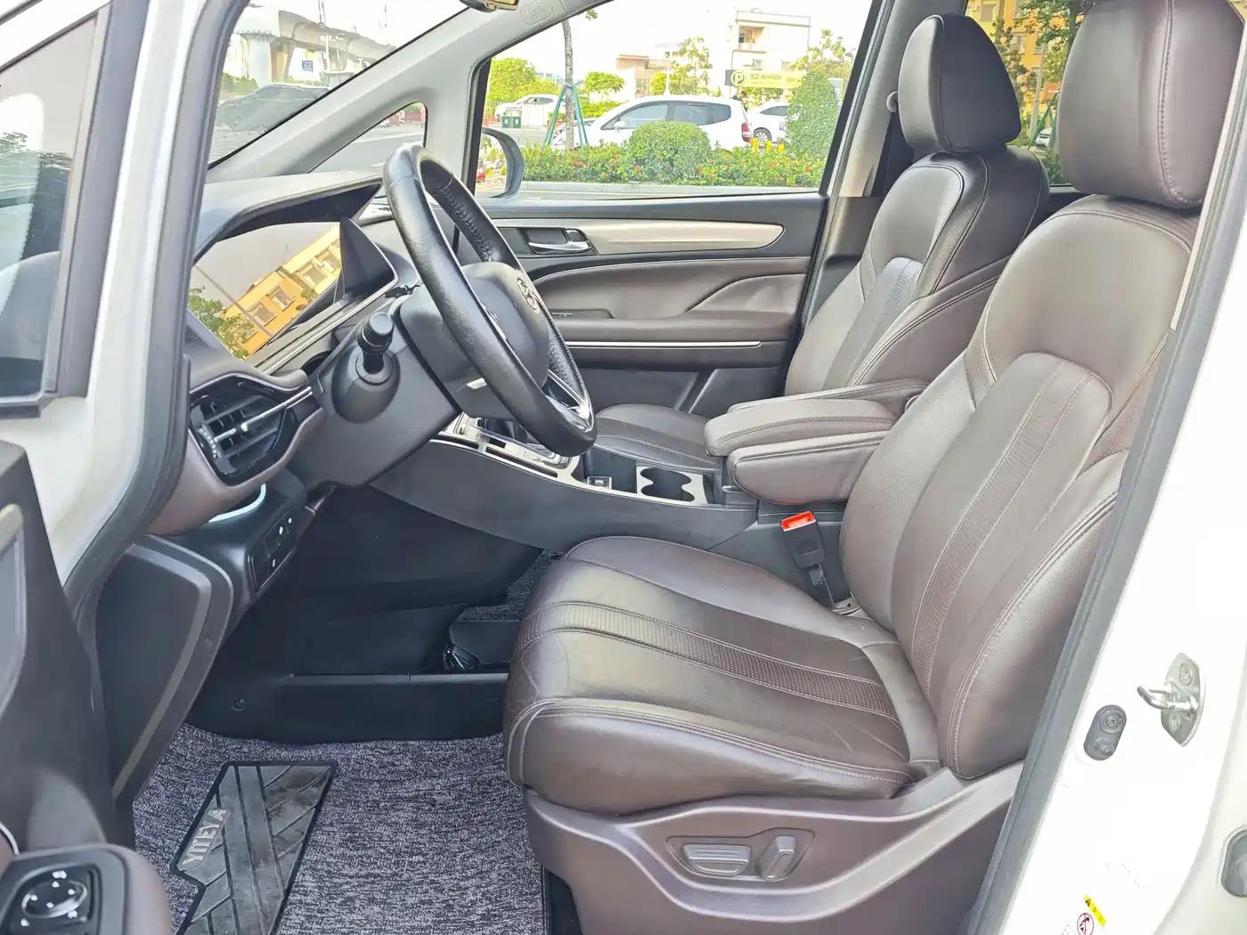 GAC Trumpchi Trumpchi M6 2019 270T Automatic Premium (7-seater) China V фото 6