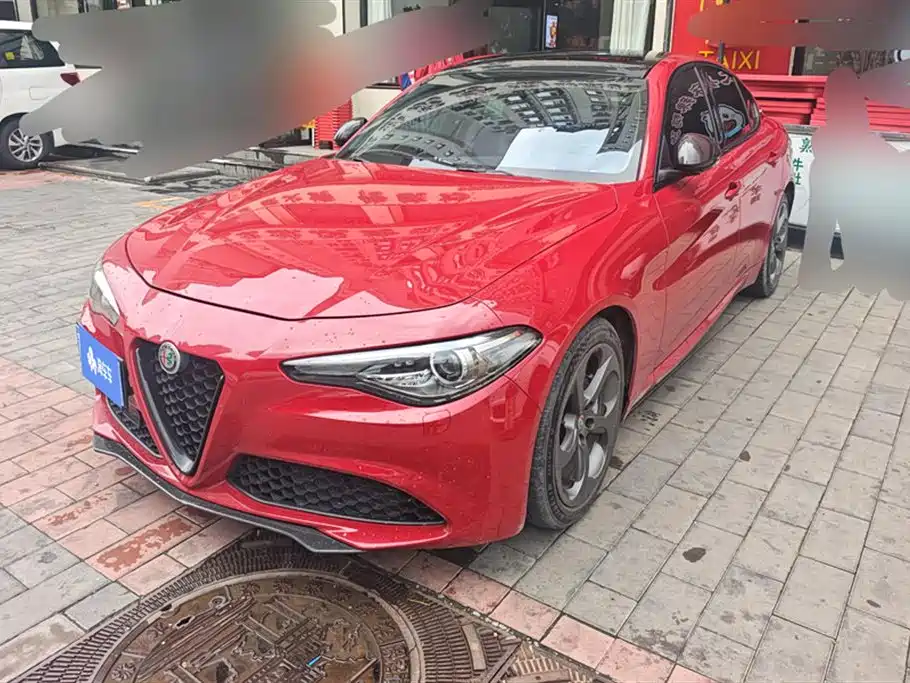 Alfa Romeo Giulia 2020 2.0T 280HP Dark Night Phantom Limited