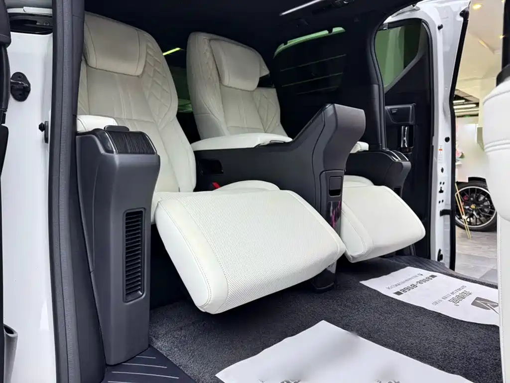 Lexus LM 2021 2020 300h 4-Seat Imperial Edition