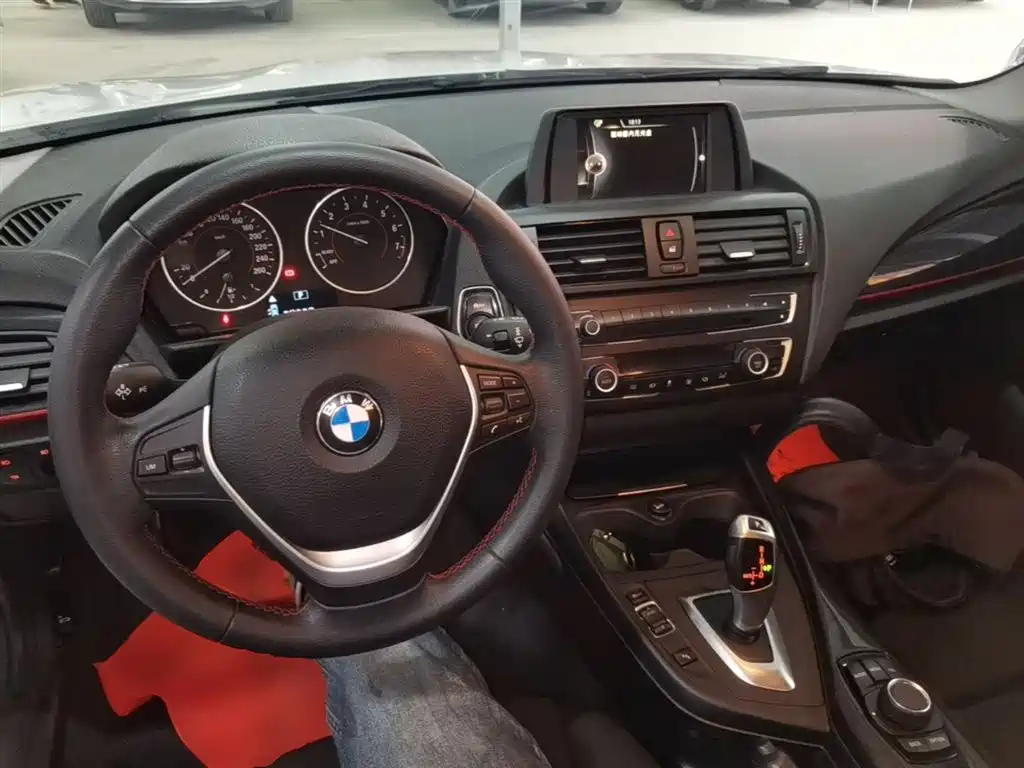 BMW 1 Series (Import) 2013 Facelift 118i Sport Model фото 10
