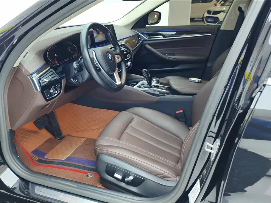 BMW 5 Series 2020 525Li Luxury Package фото 9