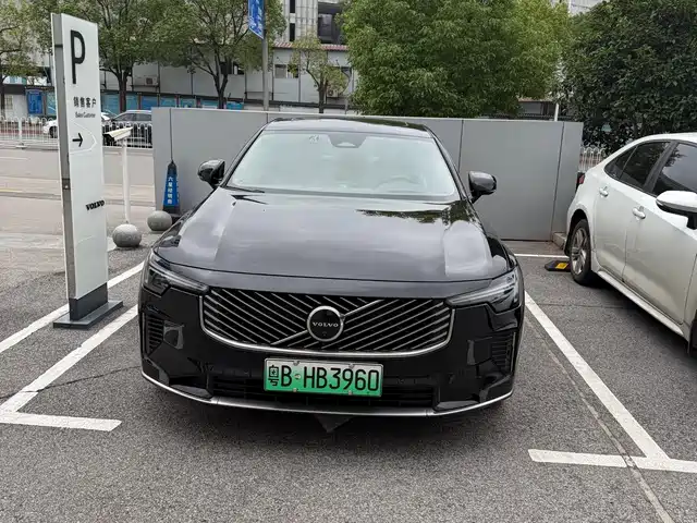 Volvo S90 Plug-in Hybrid 2026 Plug-in Hybrid AWD Long Range Elegance Luxury — фото 2