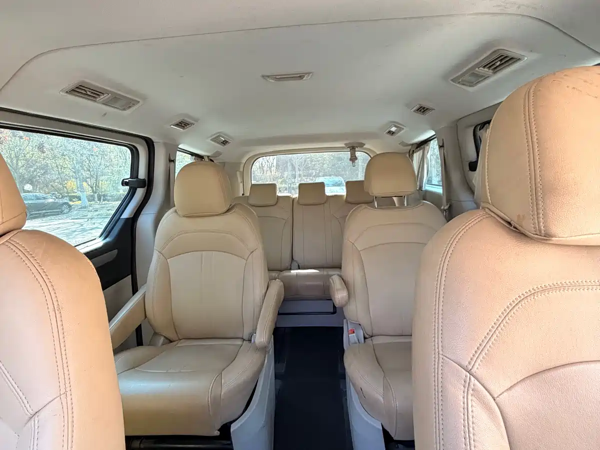SAIC Maxus Maxus G10 2015 2.0T Automatic Commemorative Edition фото 12