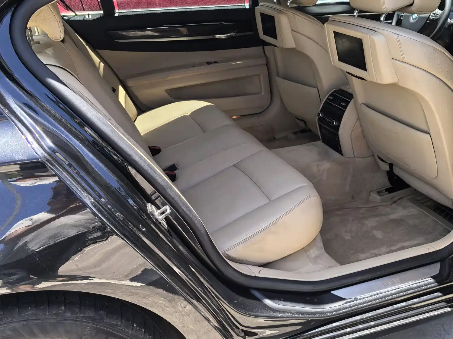 Photo 8 - BMW 7 Series