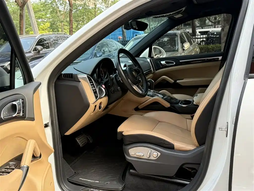 Porsche Cayenne 2016 Cayenne Platinum Edition 3.0T фото 12