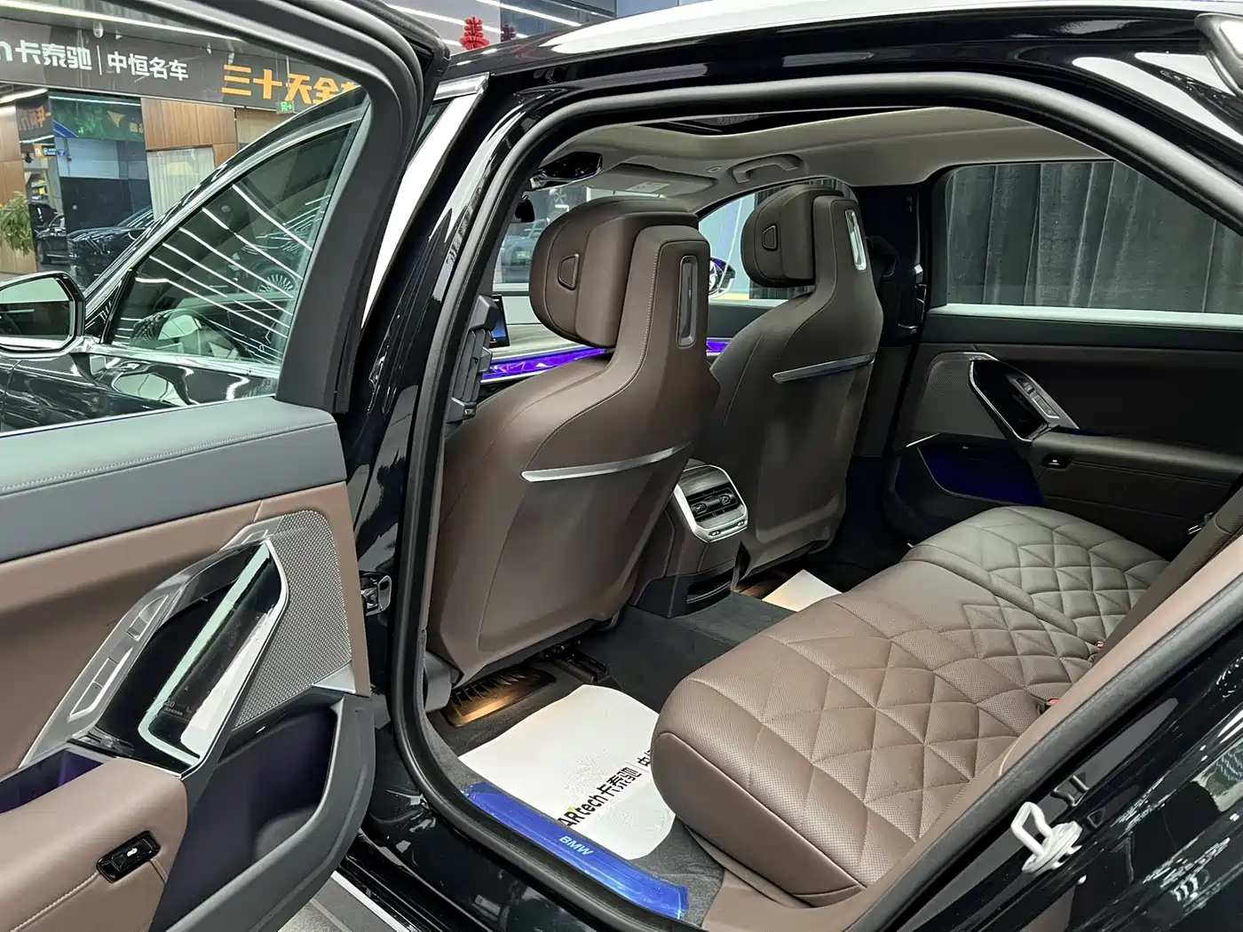 BMW 7 Series 2023 Model 735Li Luxury Package фото 8