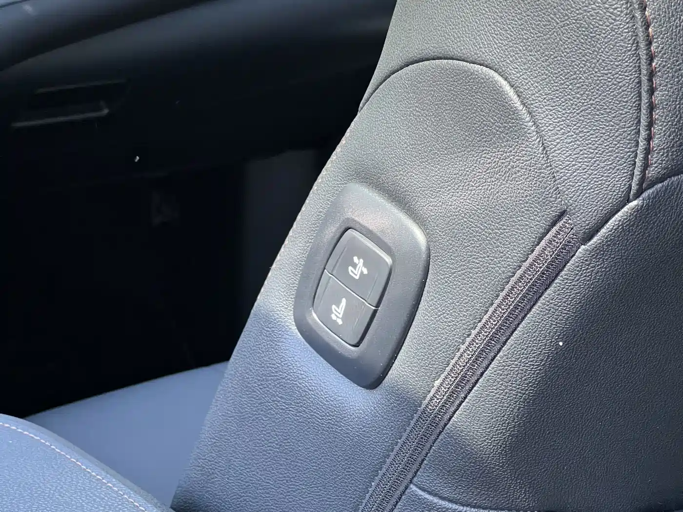 Toyota Camry 2021 2.5G Luxury Edition фото 14