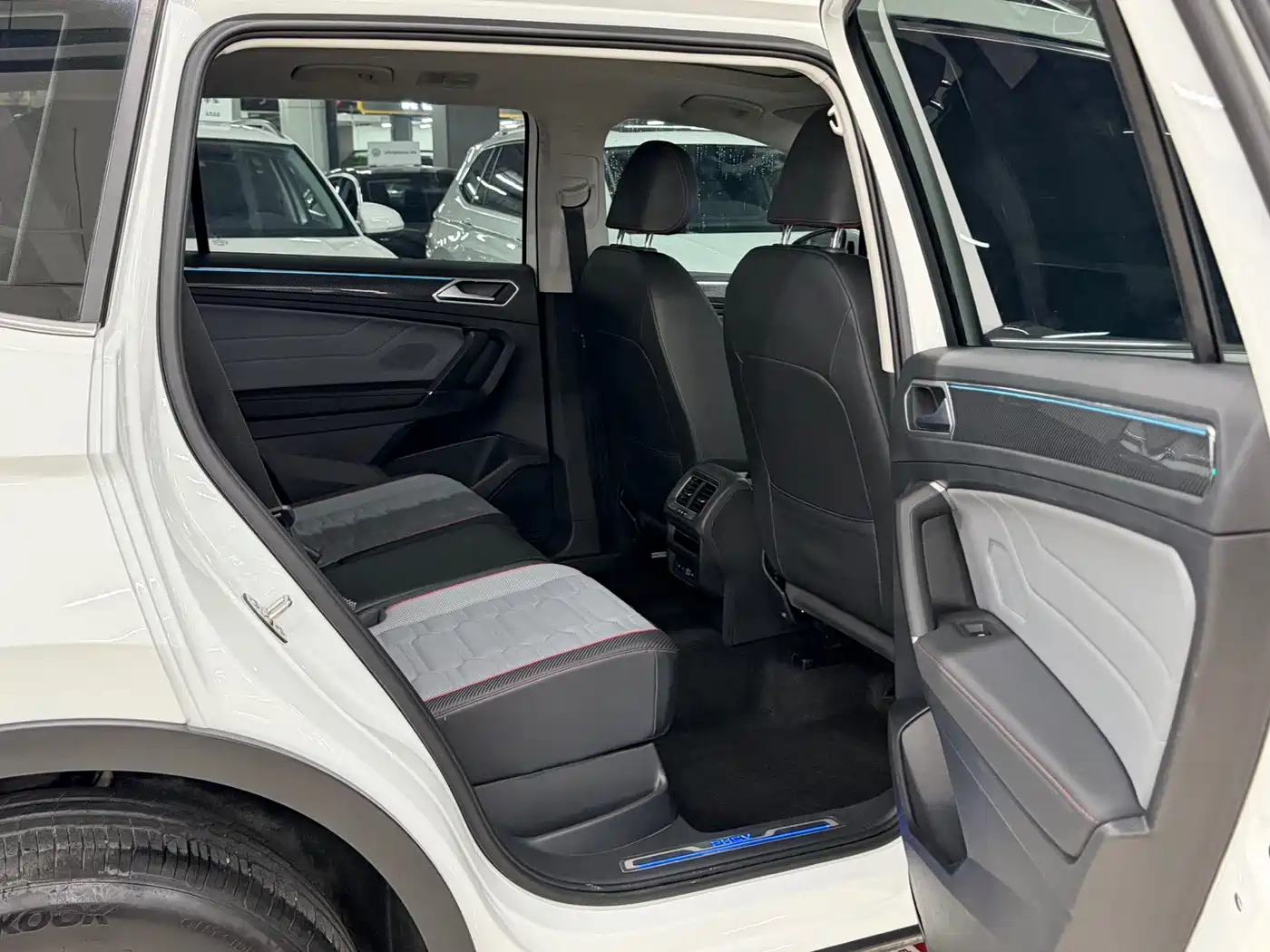 Volkswagen Tiguan L PHEV 2023 430PHEV Plug-in Hybrid Flagship фото 13