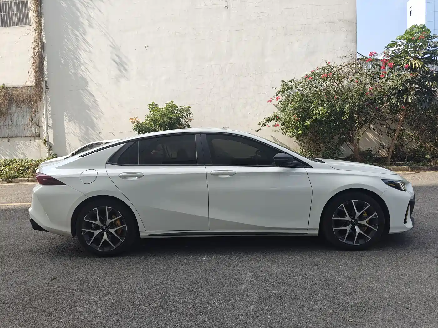 GAC Trumpchi Trumpchi Emkoo 2021 270T DCT J16 Edition фото 20