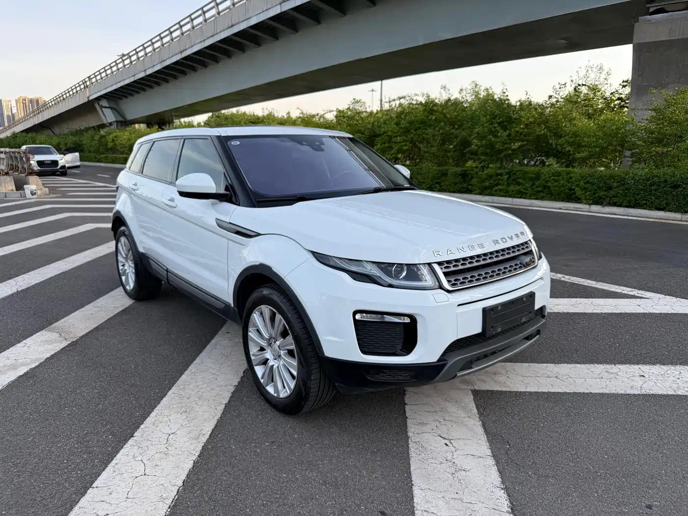 Land Rover Range Rover Evoque 2018 240PS SE Smart Edition фото 3