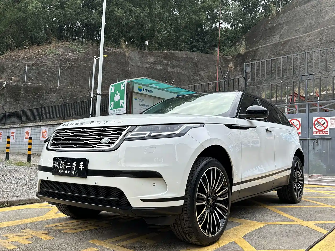 Land Rover Range Rover Velar 2019 2019 380PS R-DYNAMIC SE