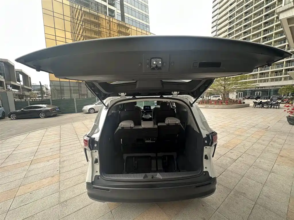 Toyota Sienna 2021 2.5L Hybrid Comfort Edition фото 21