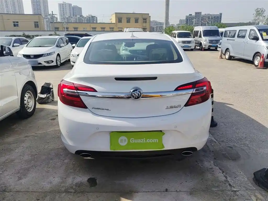 Buick Regal 2015 2.0L Elite Fashion Model фото 6