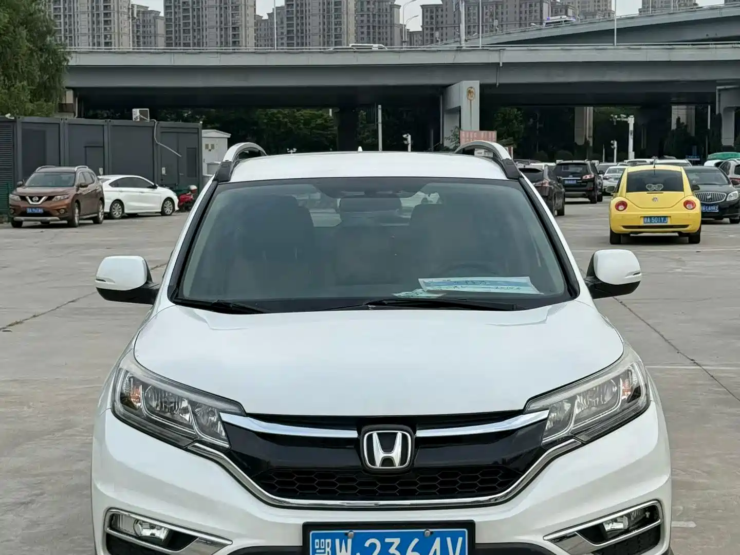 Photo 2 - Honda CR-V