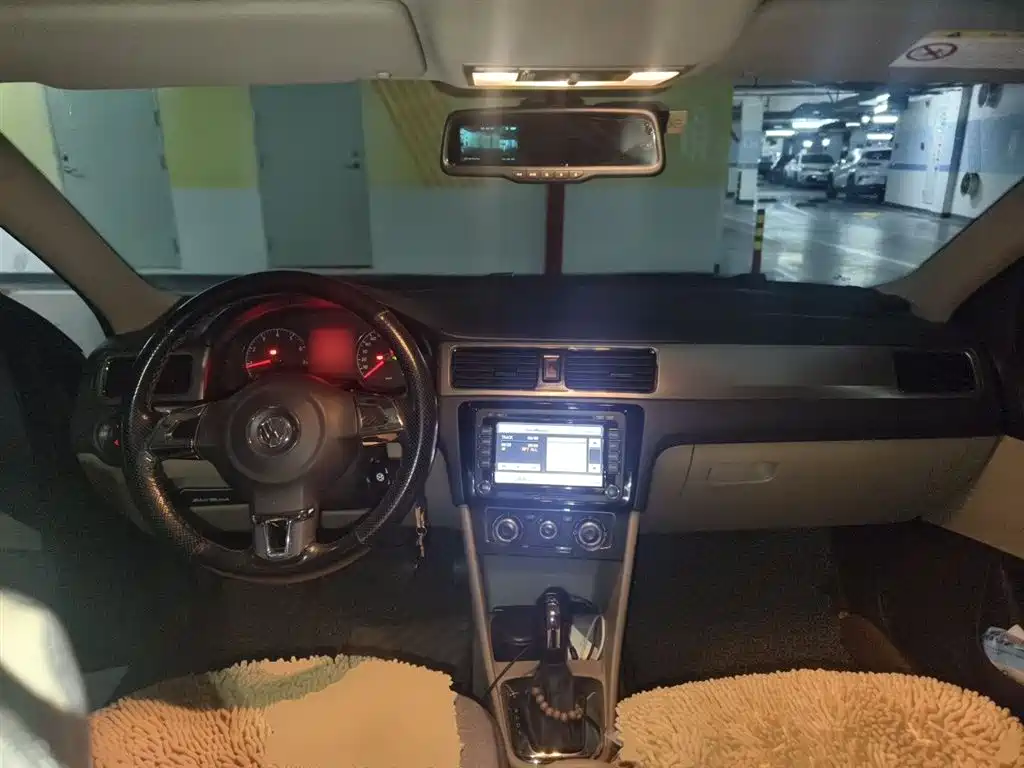 Volkswagen Santana 2015 1.6L Automatic Comfort Edition фото 6