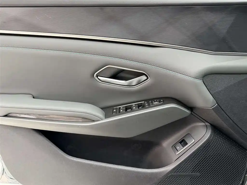 BYD Qin L 2026 Model DM-i 210KM Superior Edition фото 21