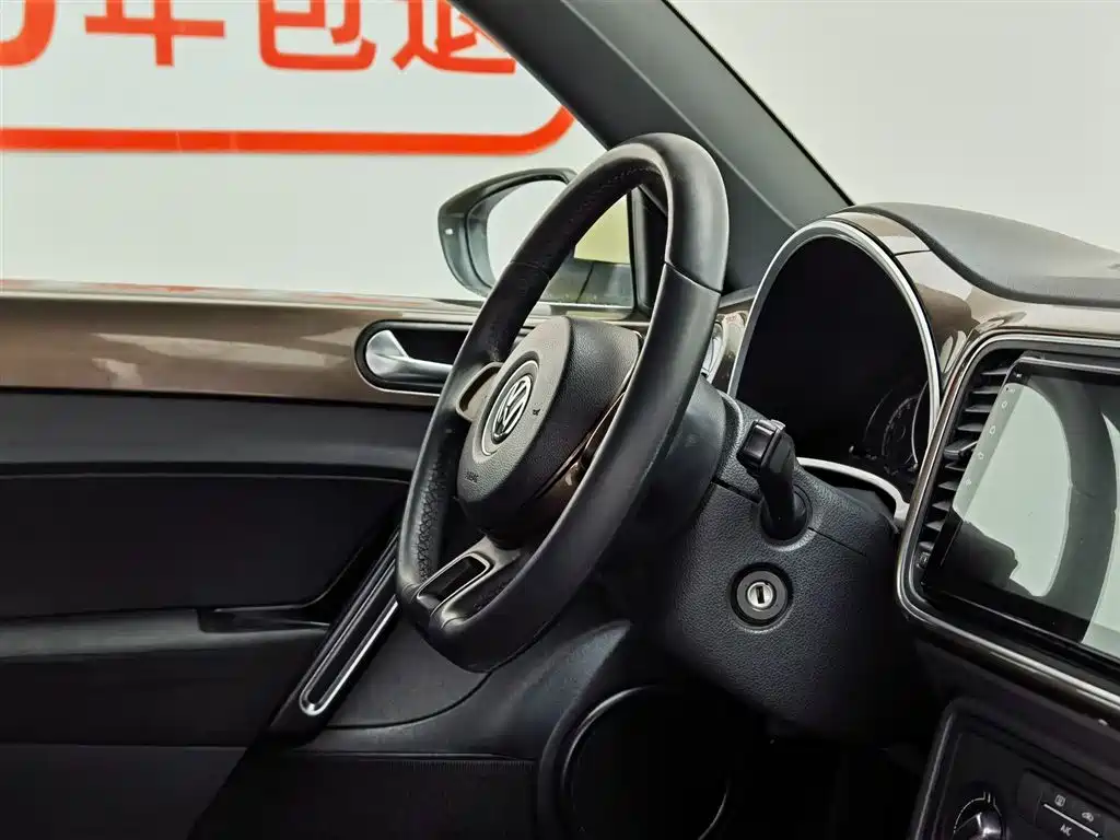 Volkswagen Beetle 2014 1.4TSI Fashion Edition фото 22