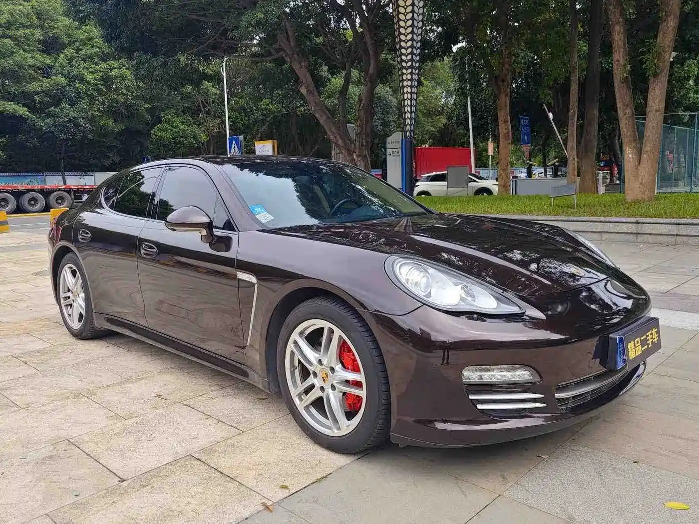 Porsche Panamera 2013 Panamera 4 Platinum Edition 3.6L фото 3